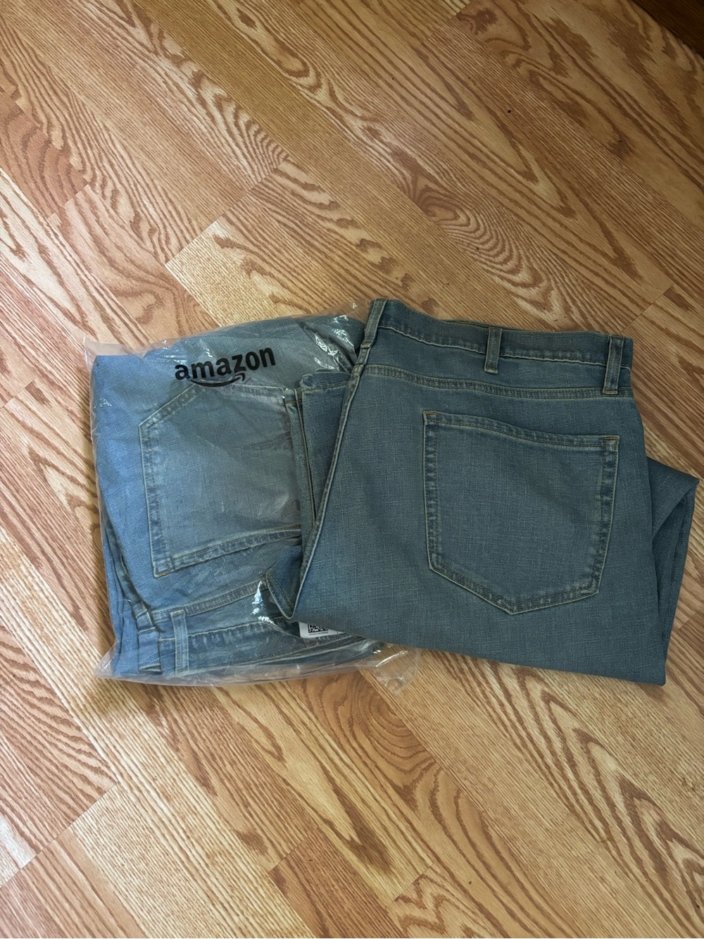Classic Straight-Leg Jeans in Light Blue Wash (2)